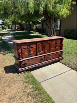 Dresser