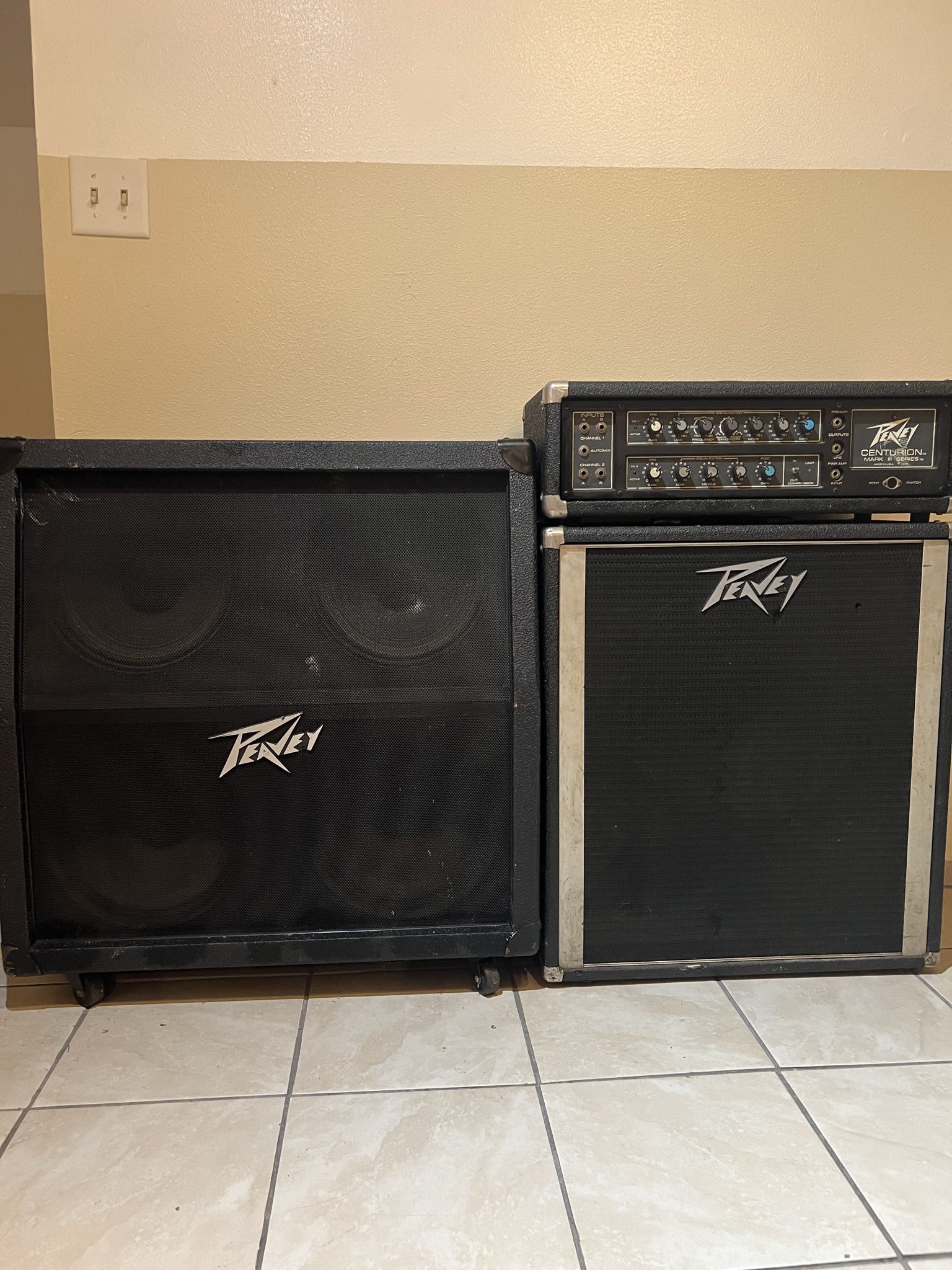 Peavy Speakers And Amplifier 