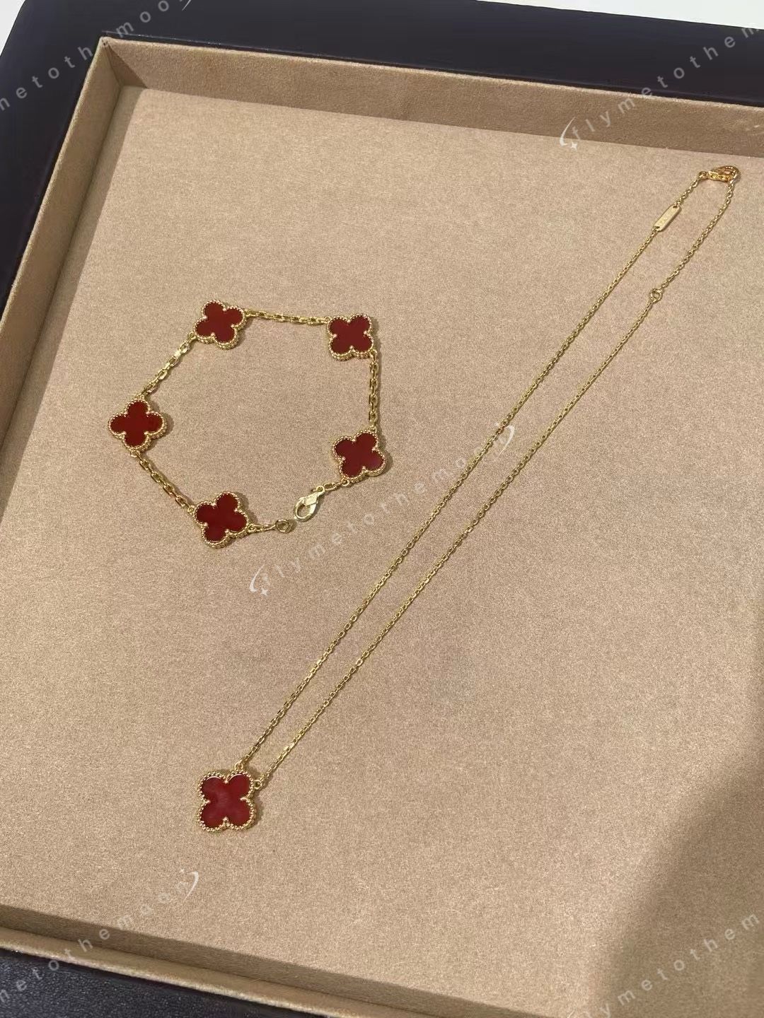 Van Cleef Red Agent Yellow Gold Bracelet Necklace