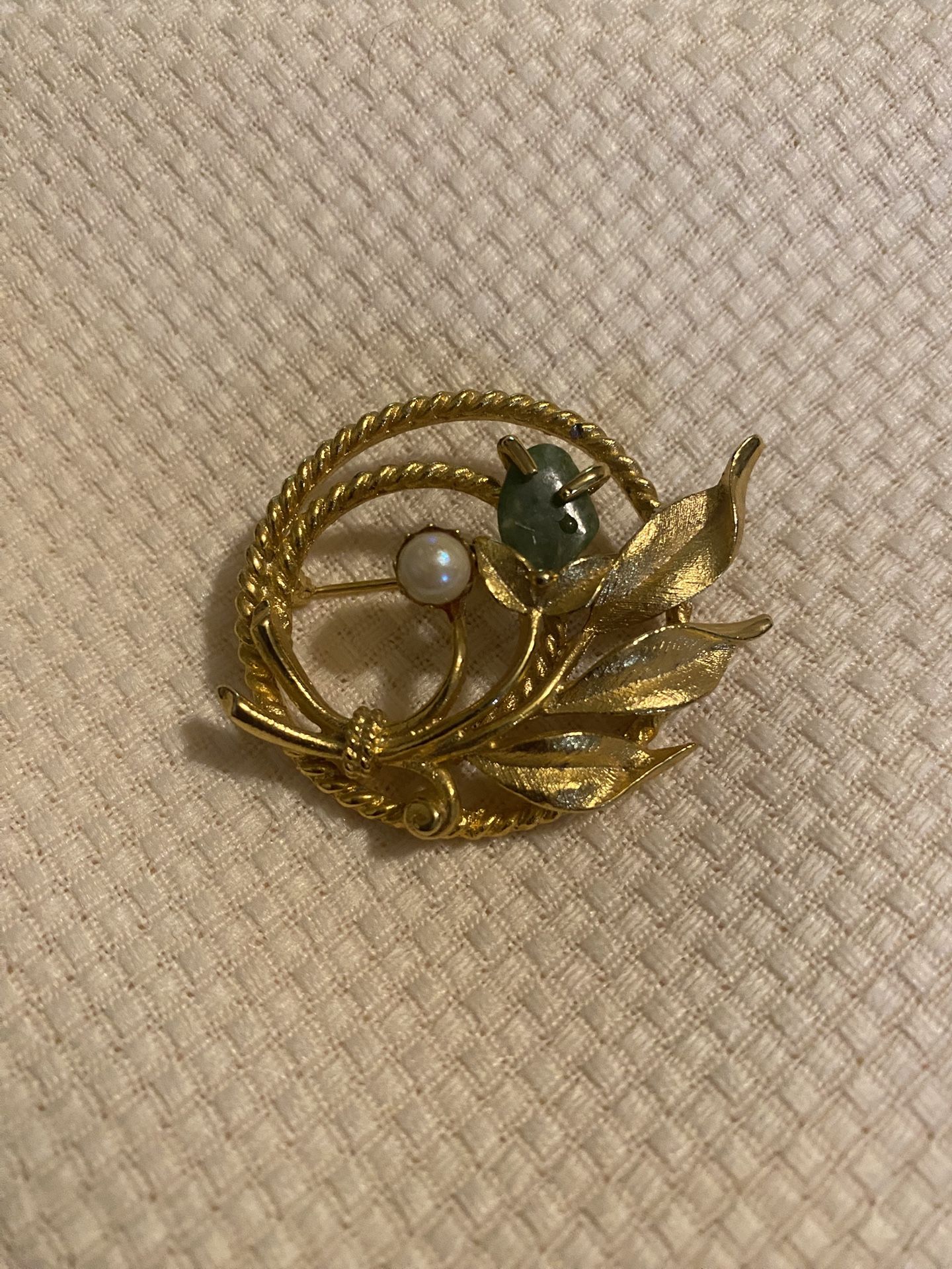 1966 Sarah Coventry Jade And Pearl Brooch