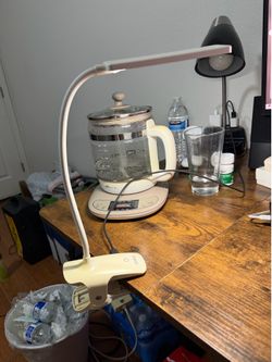 OPPLE LED Clip Desk Lamp – Dimmable