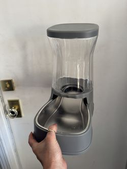 Pet Food Feeder