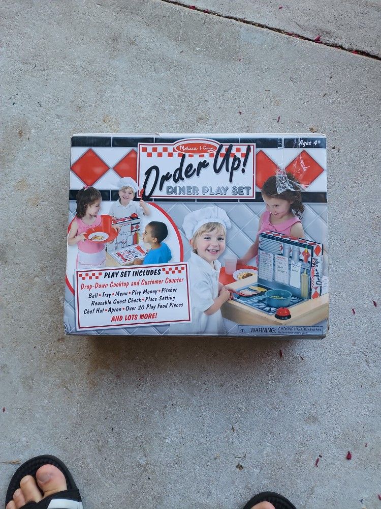 Free Dinner Play Set 