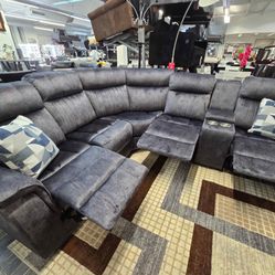 Manual Recliner Sectional 