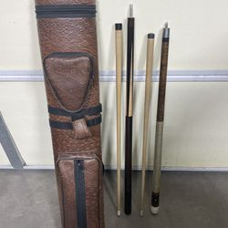 Pool Cues And Case