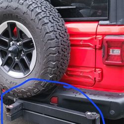Kuat Pivot v2 Swing-Away Rack Adapter