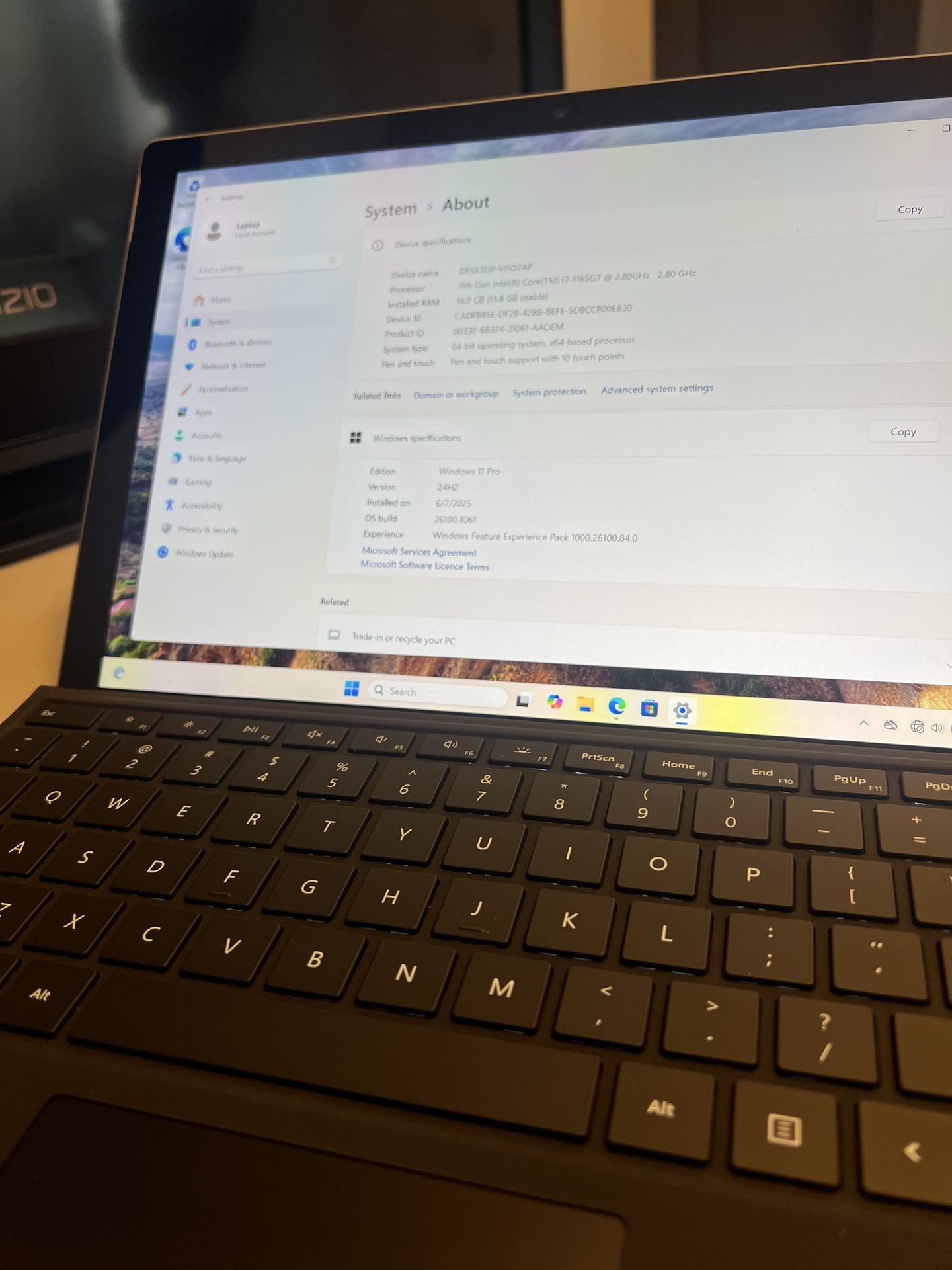 🔥 Microsoft Surface Pro 7+ | i5 – 8GB RAM – 256GB SSD | Keyboard + Pen | Excellent Condition