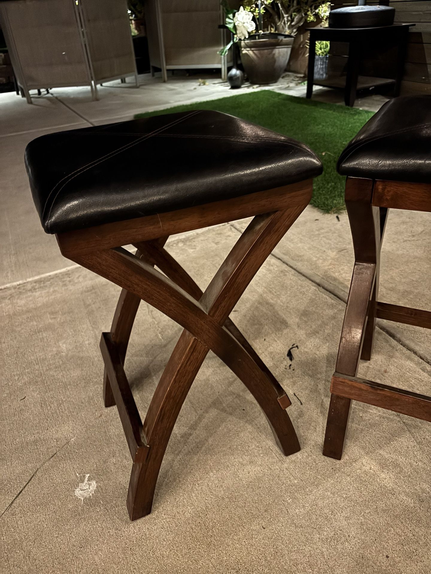 2 Bar Stools