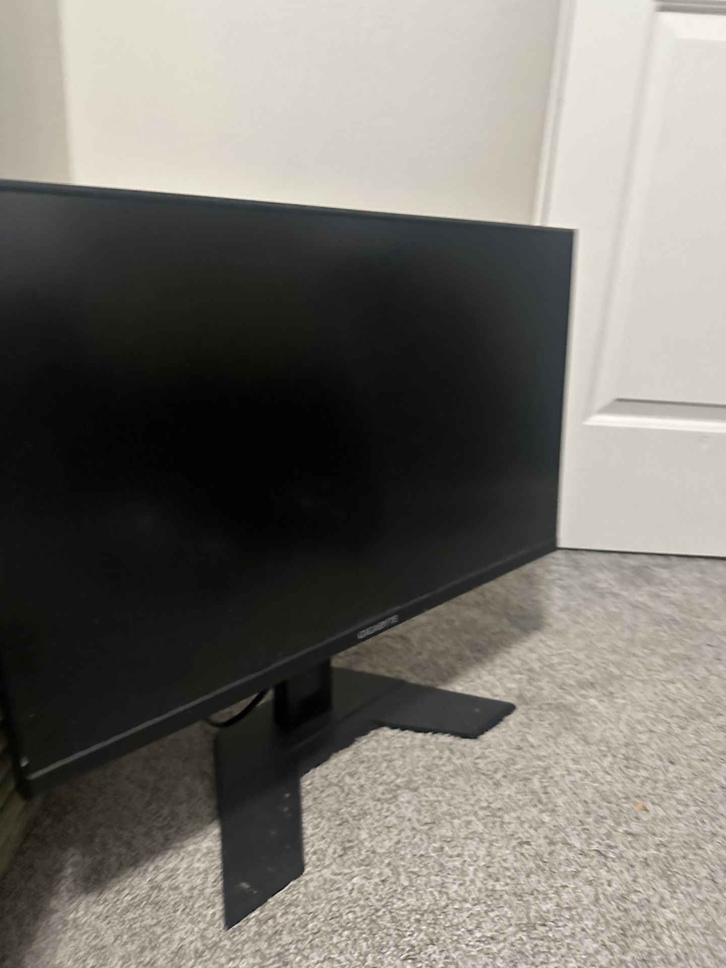 27 “ Gigabyte m27q 1440p Monitor