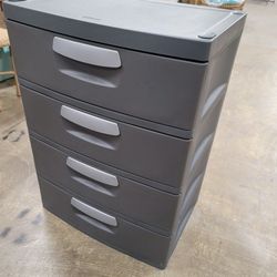 Sterilite 4 Drawer Dresser / Chest