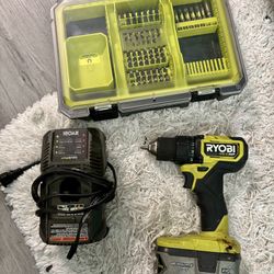 RYOBI Drill Set