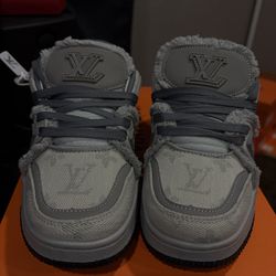 LV shoes size 6 womens 5youth in boys