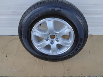 2001 To 2007 Toyota Highlander Aluminum Wheel & Tire OEM Factory Very Clean Like New. 