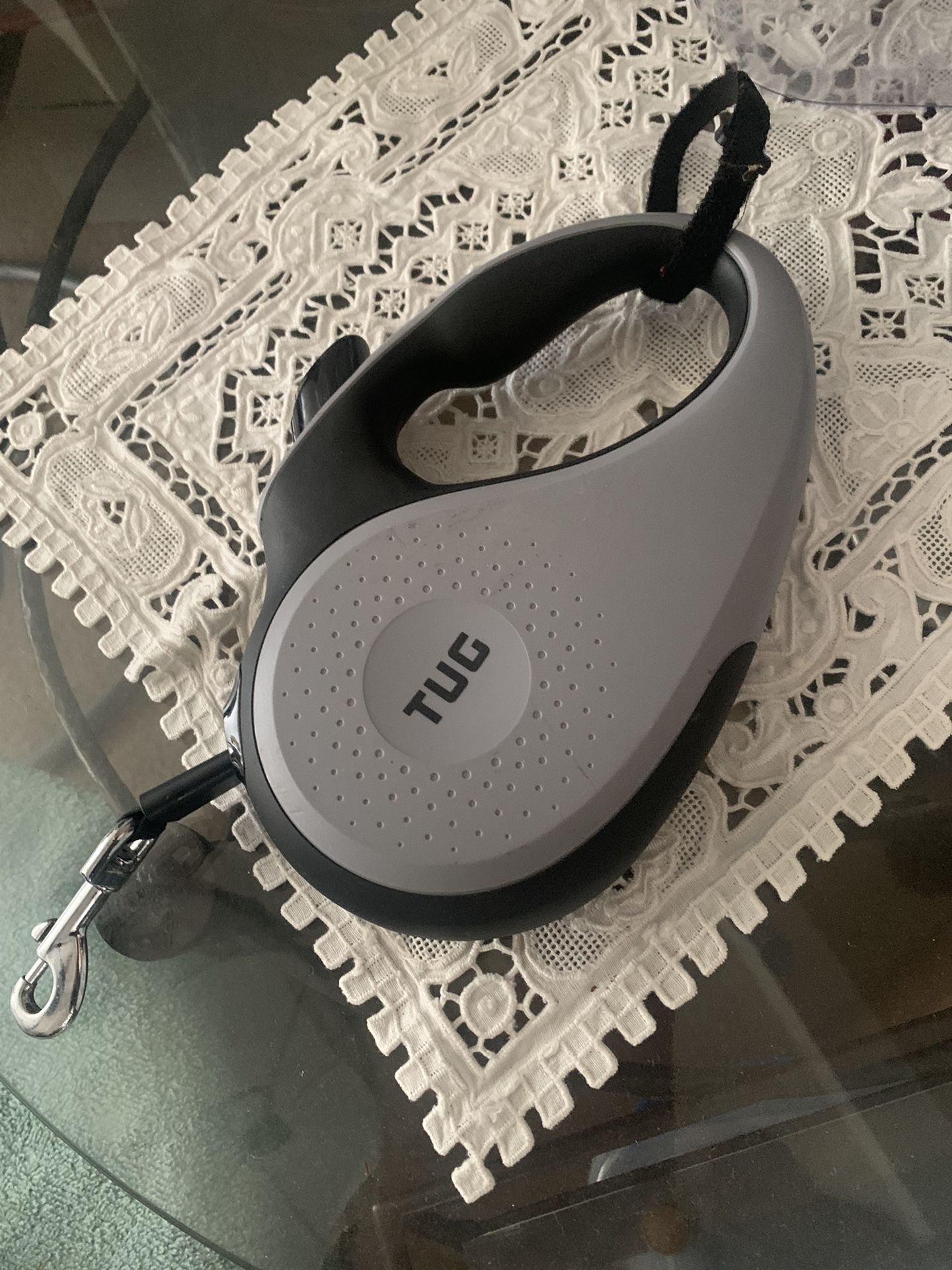 TUG 360• Retractable One Handed Dog Leash 16 Feet. Reduced From $20