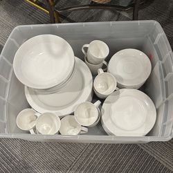 54 piece Mikasa HK 140 Debonaire Ultima+ Super Strong Fine China