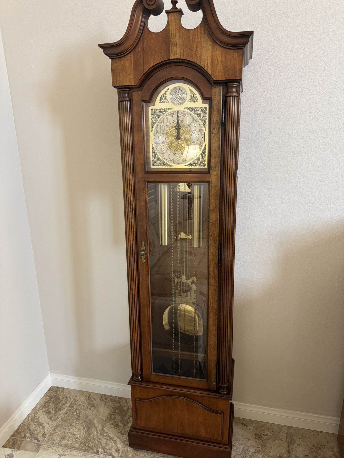 Howard Miller Grandfather Clock – Tempus Fugit – Westminster Chime – Excellent Condition
