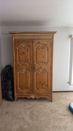 Vintage pine amour