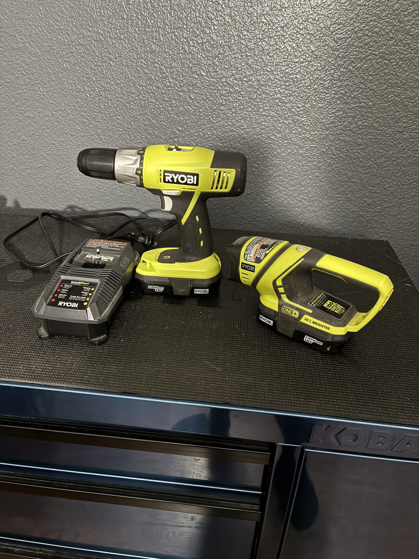 Ryobi Drill Charger And Flashlight