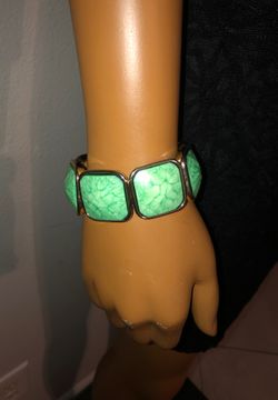 Beautiful Green and Gold Bracelet NEW