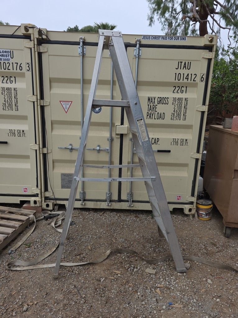 Aluminum Ladder