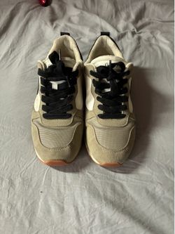 GUESS SHOES 9.5
