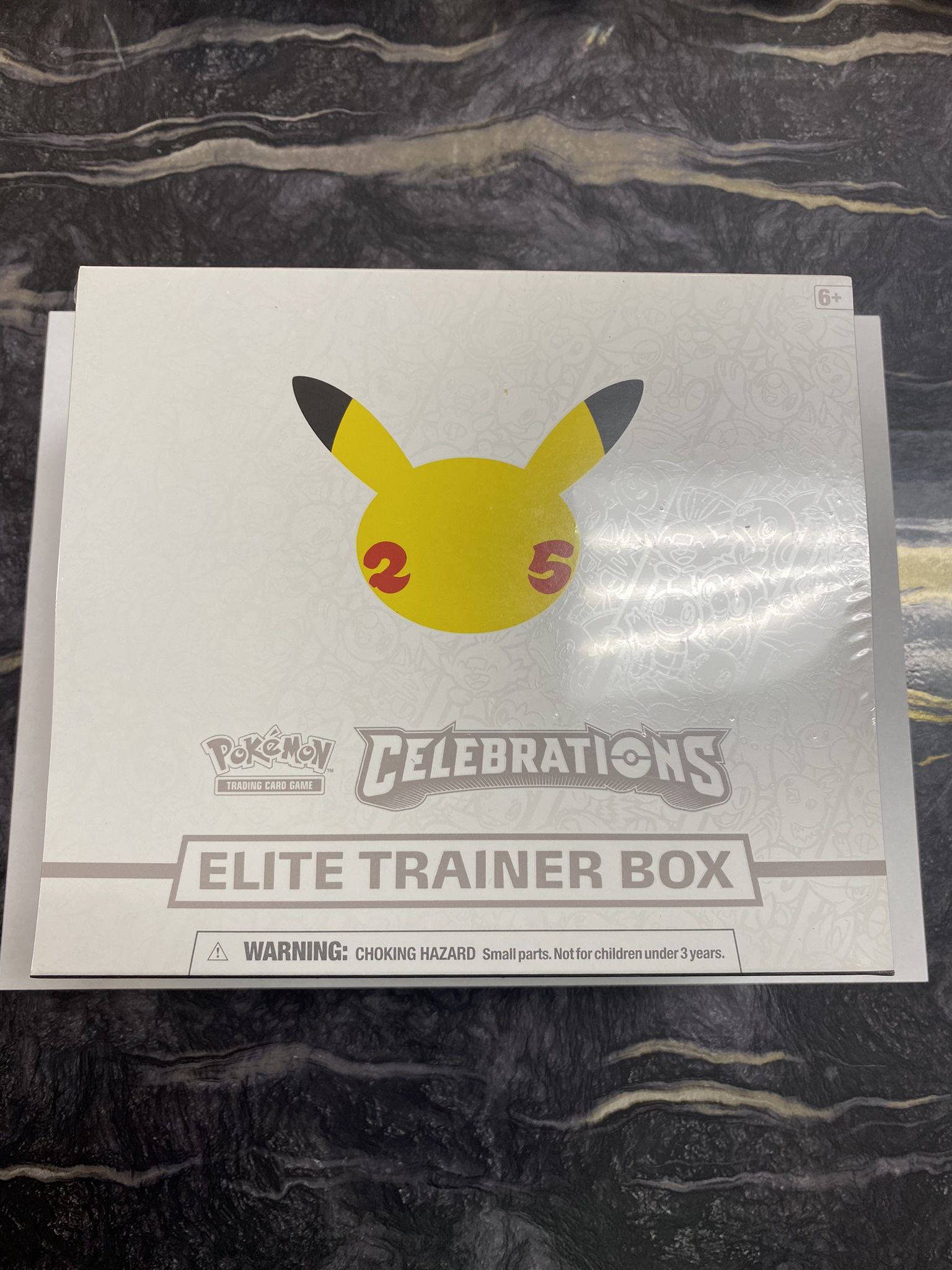 Pokémon Celebration ETB