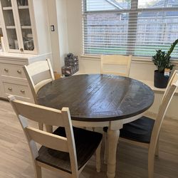 Farmhouse Table with extension (4-6chairs)