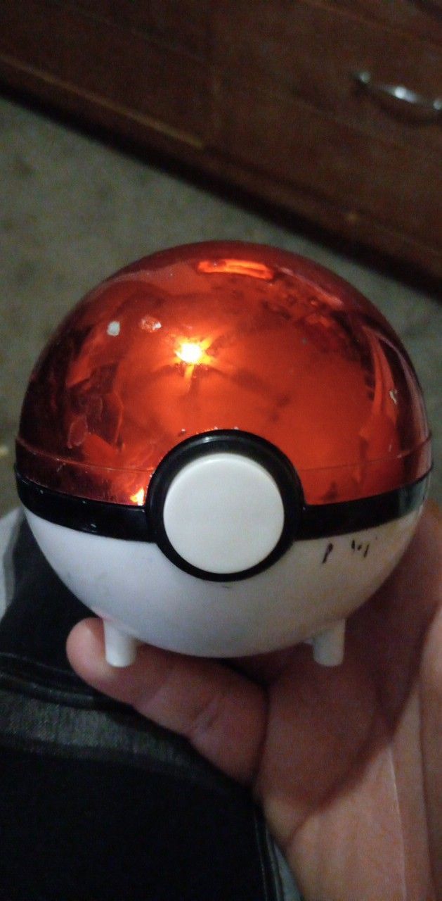 1999 POKEMON 23K GOLD PLATED PIKACHU