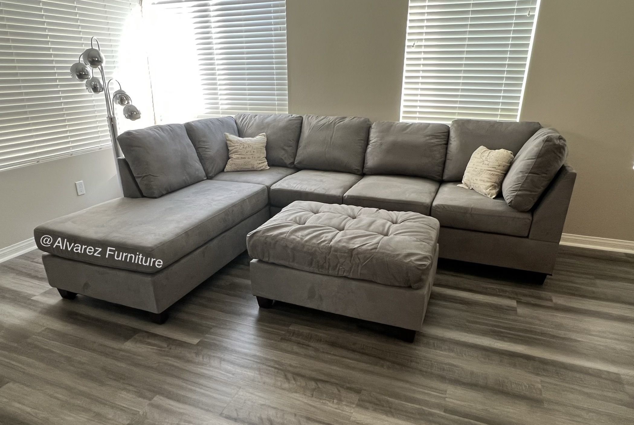 Reversible Sectional Sofa With Ottoman