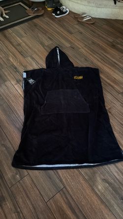 Oleus black surfside hooded poncho - large
