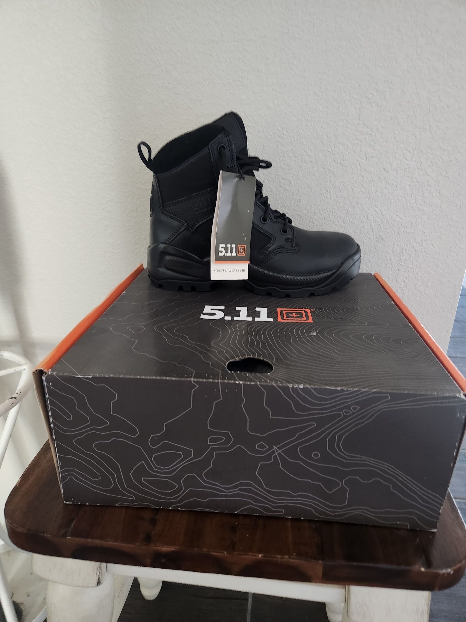Brand new 511 tactical boots size 8