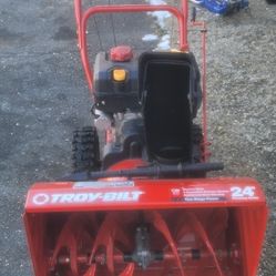 Troy-Bilt Storm 2410 Snowblower 