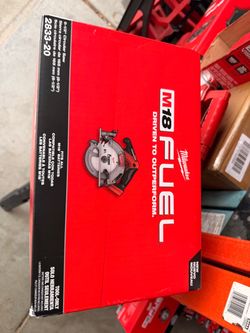 Milwaukee M18 FUEL 6-1/2" Circular Saw 2833-20