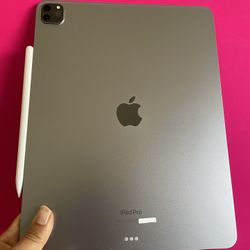 Apple IPad Pro 12.9” 6th Generation (M2 chip / Liquid XDR display/ 2022 ) 128GB with keyboard, pen & Accessories (1TB $1099) 