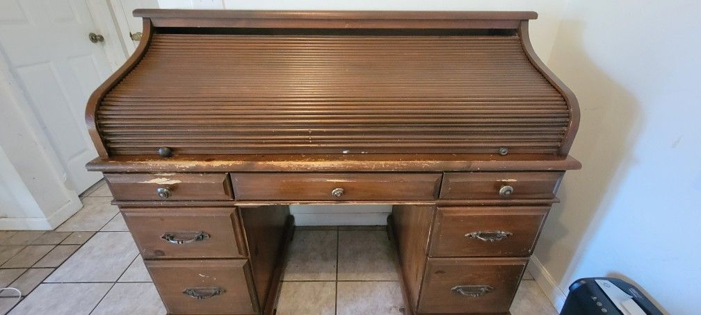 FREE! Roll Top Desk! Perfect For Home Office Or Student!