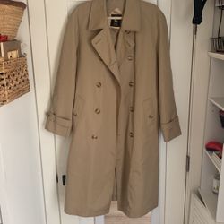 Hart Schaffner & Marx Trench Coat - Super Clean 