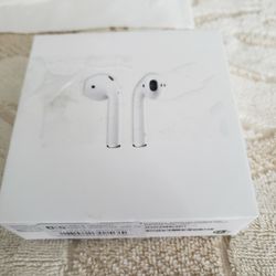 Apple Airpods With Charging Case Latest Model New 