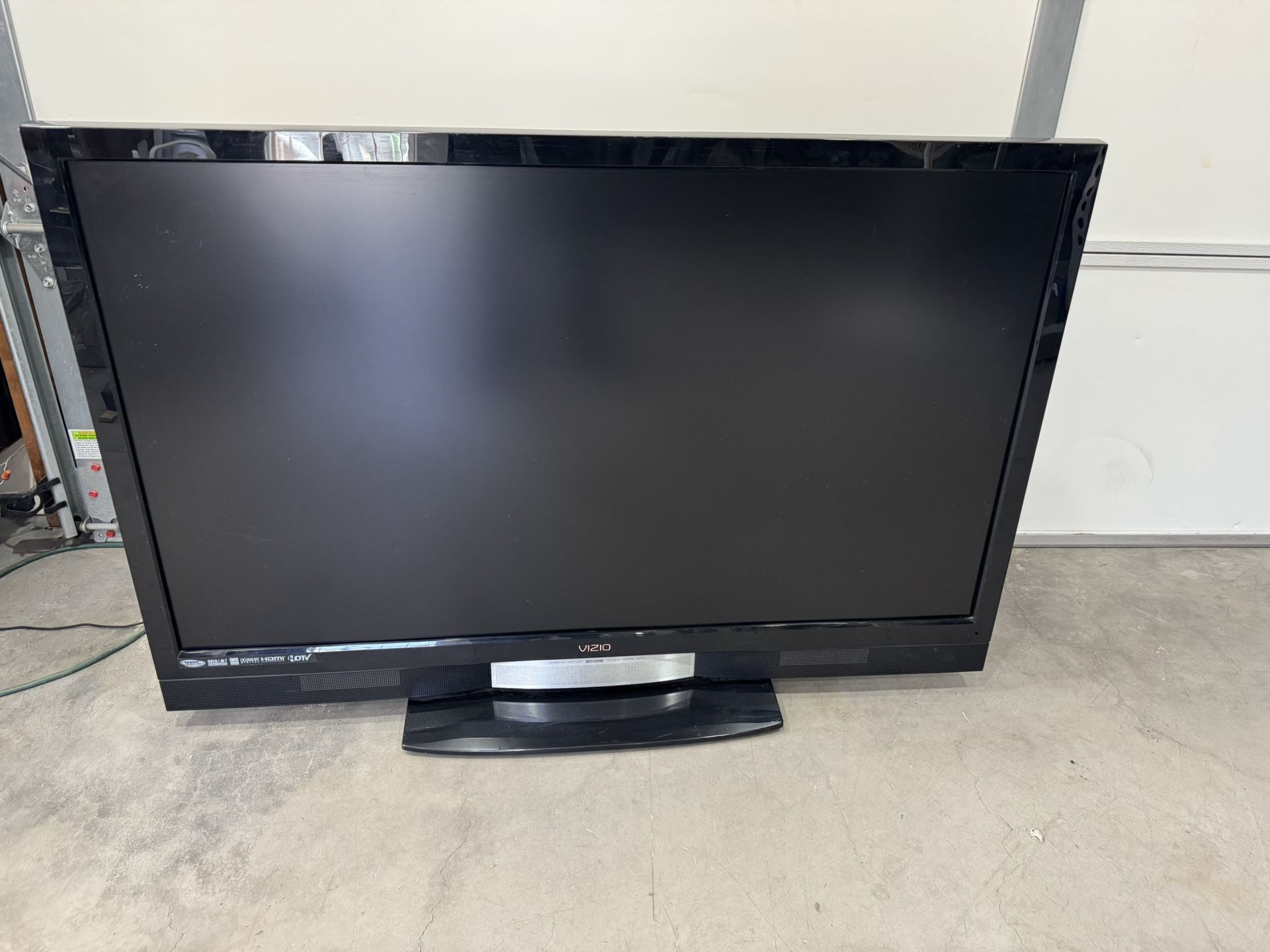 Vizio 47”inch. NOT SMART TV, NO REMOTE. -35ave & Glendale