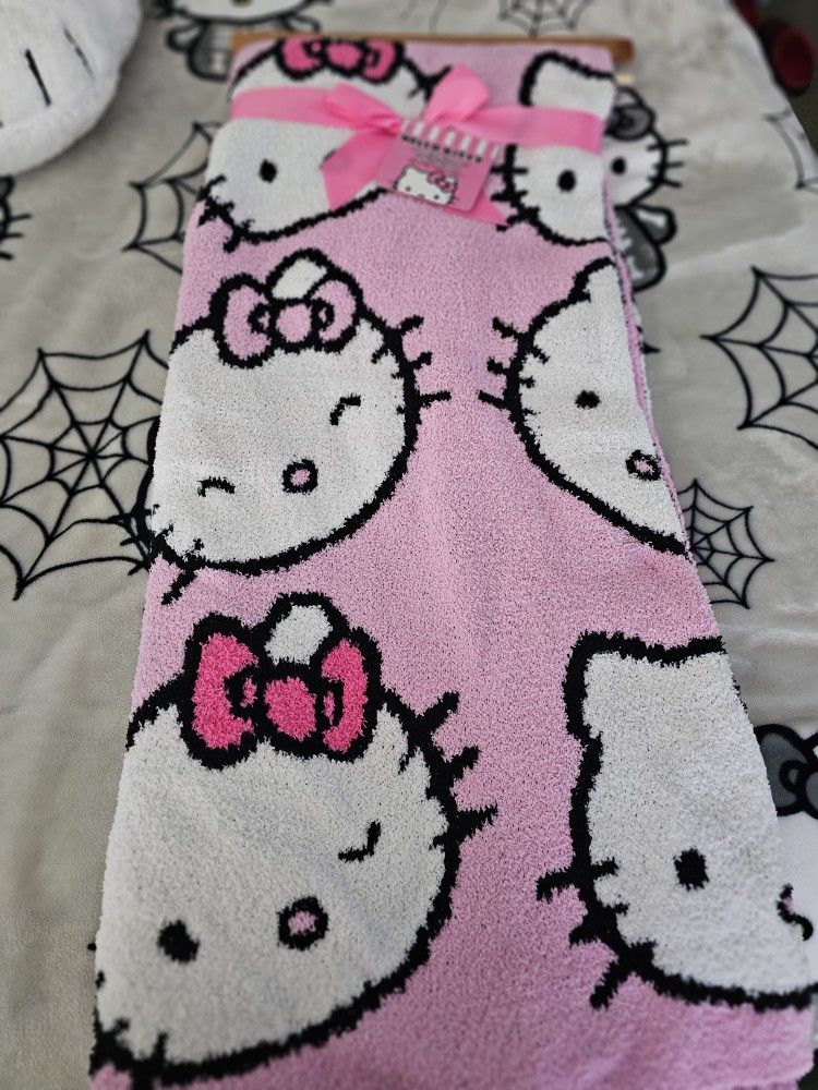 Hello Kitty THROW