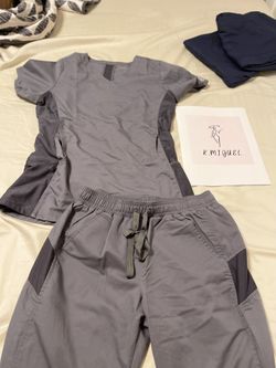 Eon Scrubs set