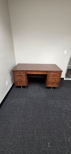 Free desks and office furniture