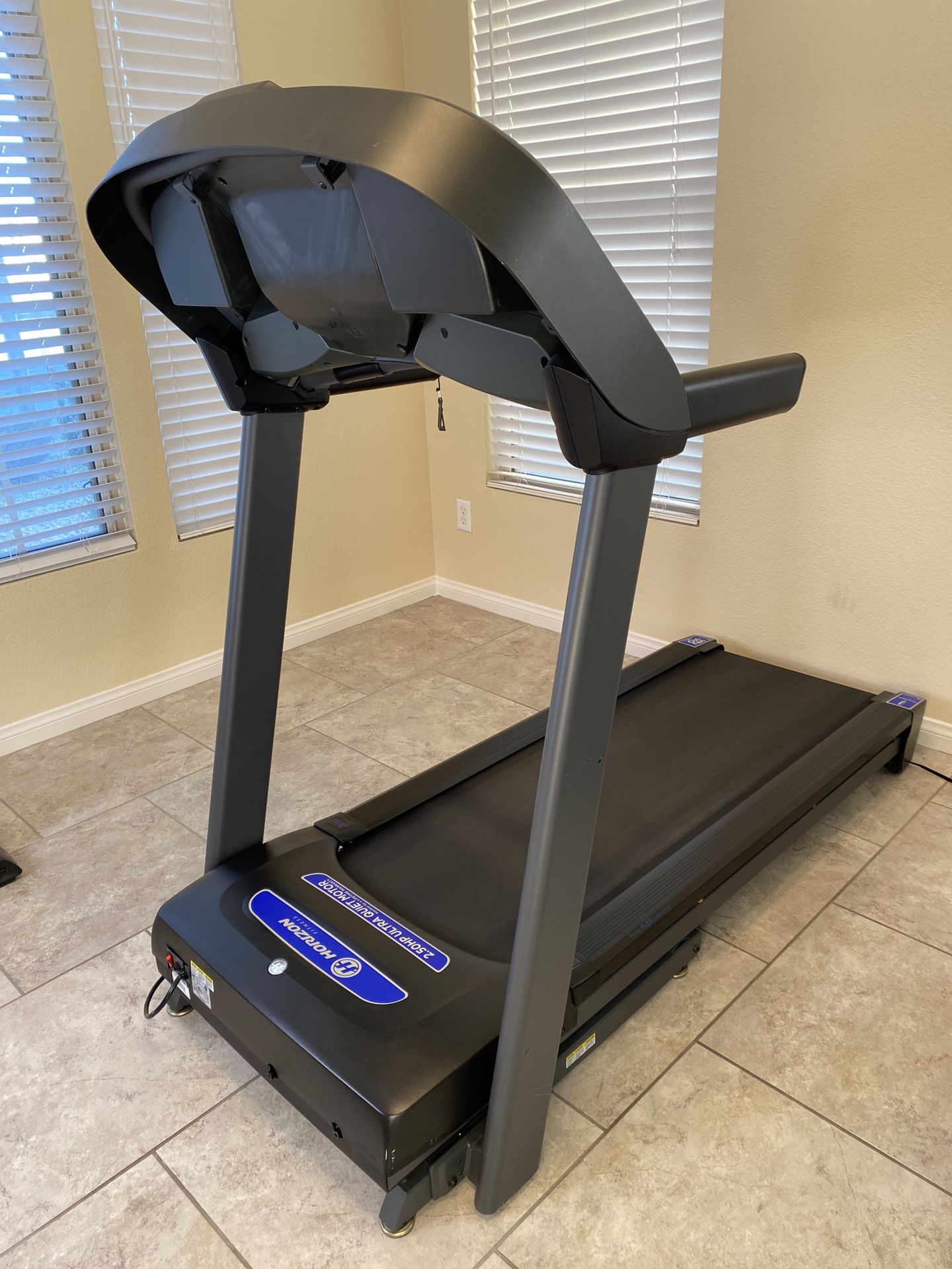 Solid Treadmill With Bluetooth And Speakers
