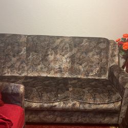 2 Sofas