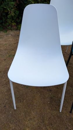 Article Svelti dining chair