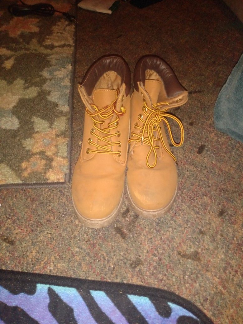 Youth Size 6s Work Boots