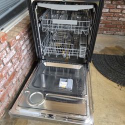 Samsung Dishwasher, Almost Brand New
