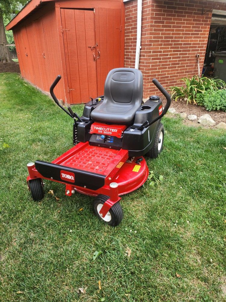 Toro Timecutter SS 3225 Zero Turn Mower