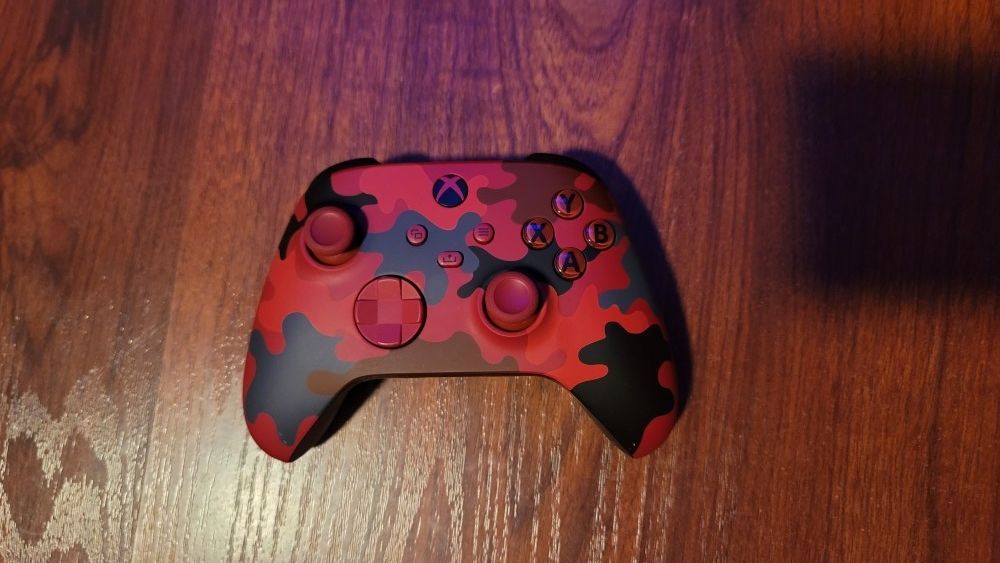 Xbox Wireless Controller Daystrike Camo Red