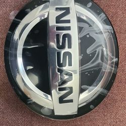 *WITH RADAR* 62890-6LH0A  Grille Emblem LOGO 2020-2022 Sentra Versa 628906LH0A