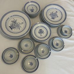Gorgeous Chinese Vintage Hand Painted Porcelain Dinner Set Of 36 Pcs In Total